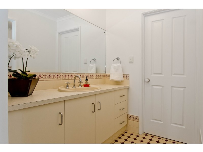 7 Corbyn Court, Moana SA 5169