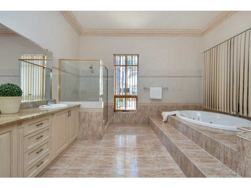 7A Maturin Road, Glenelg SA 5045