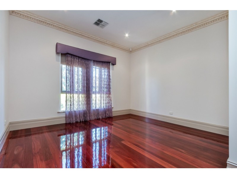 7A Maturin Road, Glenelg SA 5045