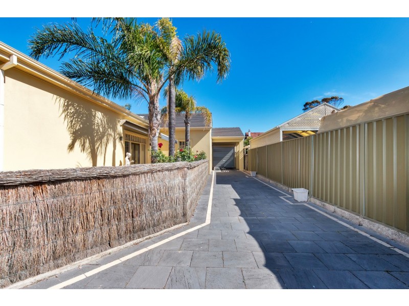 7A Maturin Road, Glenelg SA 5045