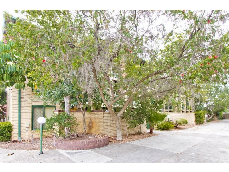 10/2 Ferguson St Street, Glenelg North SA 5045