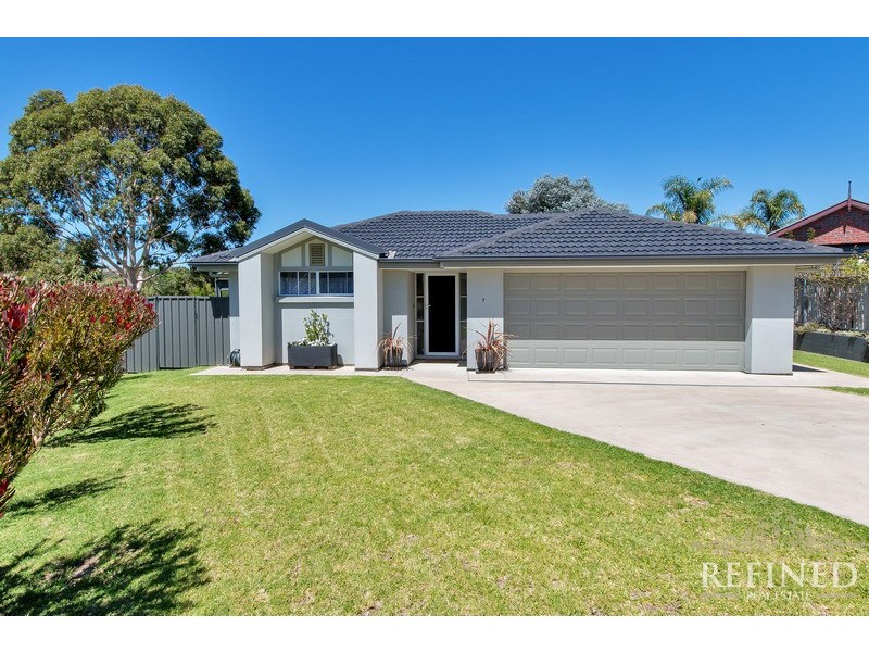 7 John Murray Drive, Williamstown SA 5351