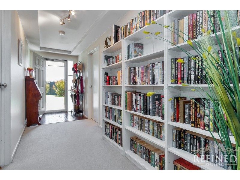 7 John Murray Drive, Williamstown SA 5351