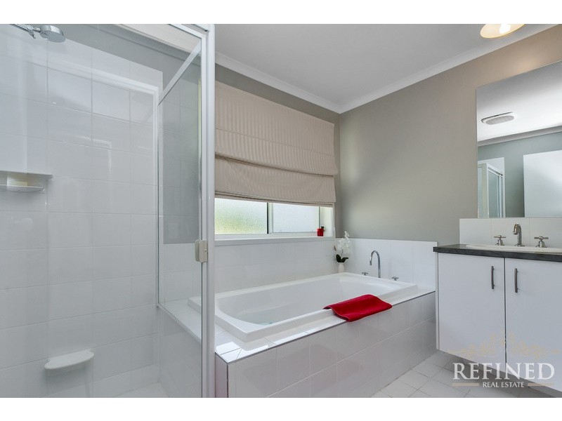 7 John Murray Drive, Williamstown SA 5351