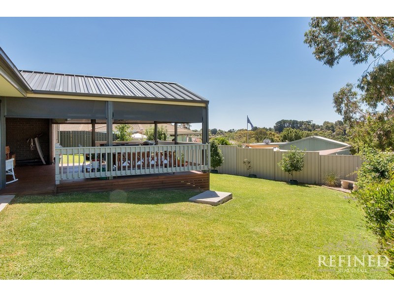 7 John Murray Drive, Williamstown SA 5351