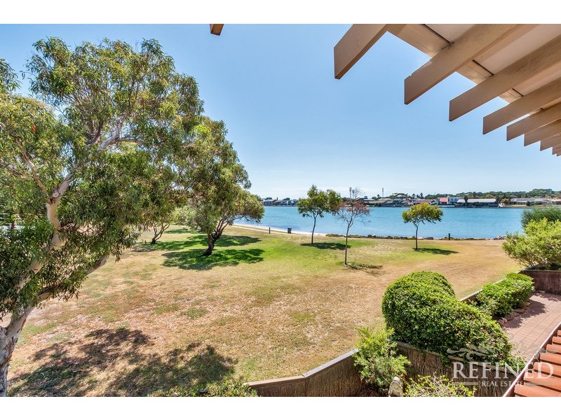 4/82 Military Road, Tennyson SA 5022