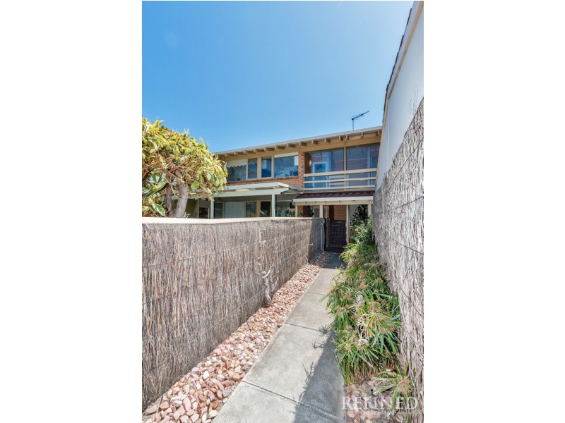 4/82 Military Road, Tennyson SA 5022