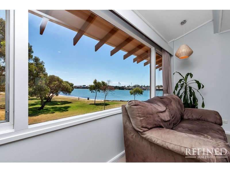 4/82 Military Road, Tennyson SA 5022