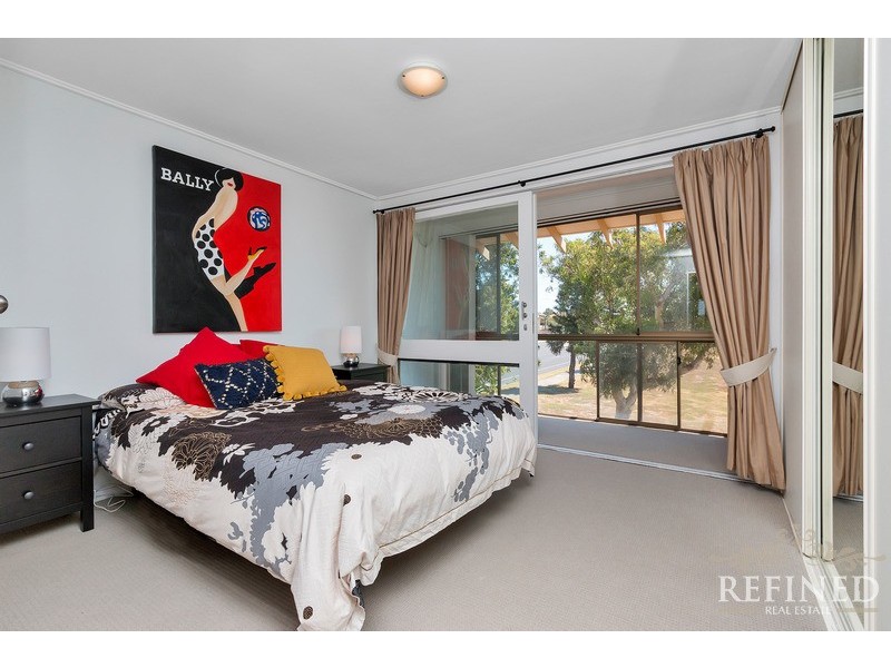 4/82 Military Road, Tennyson SA 5022