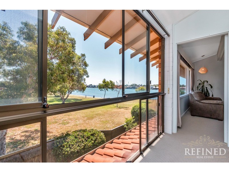 4/82 Military Road, Tennyson SA 5022