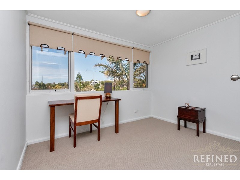 4/82 Military Road, Tennyson SA 5022