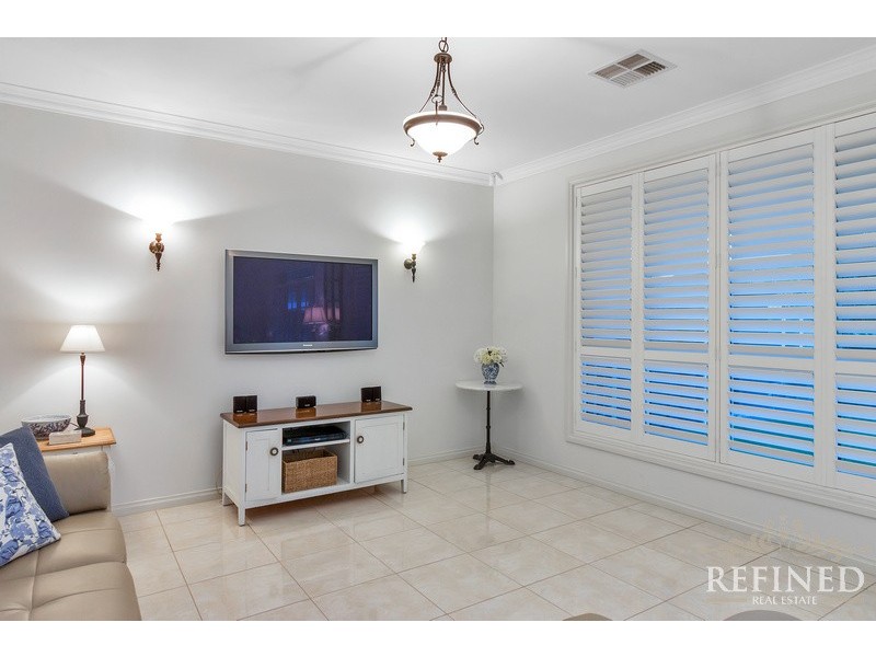 2A College Avenue, Valley View SA 5093