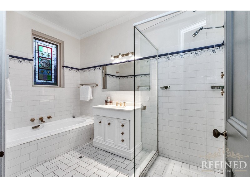 10 Myrtlebank Terrace, Stonyfell SA 5066