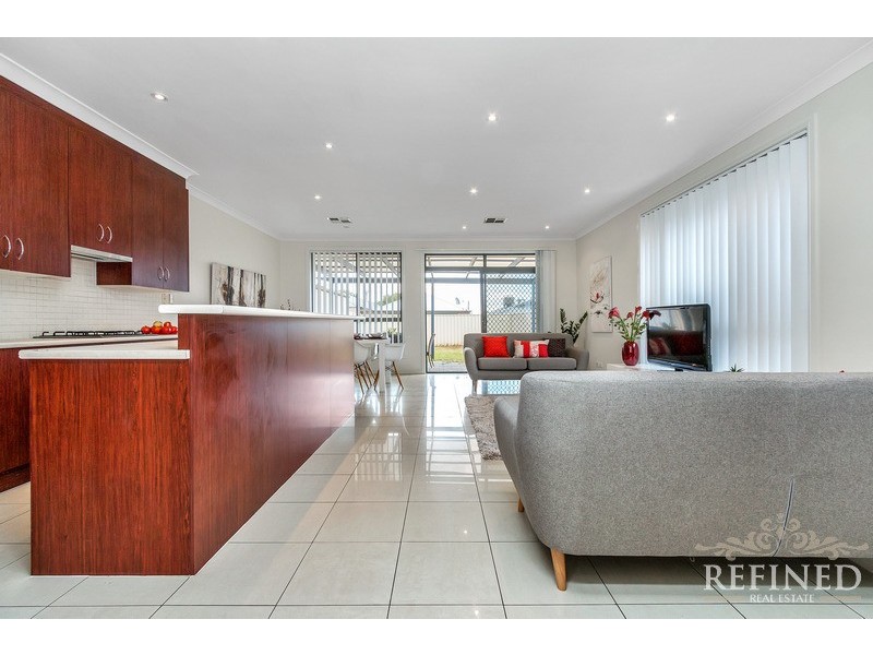 13 Hillsea Avenue, Clearview SA 5085