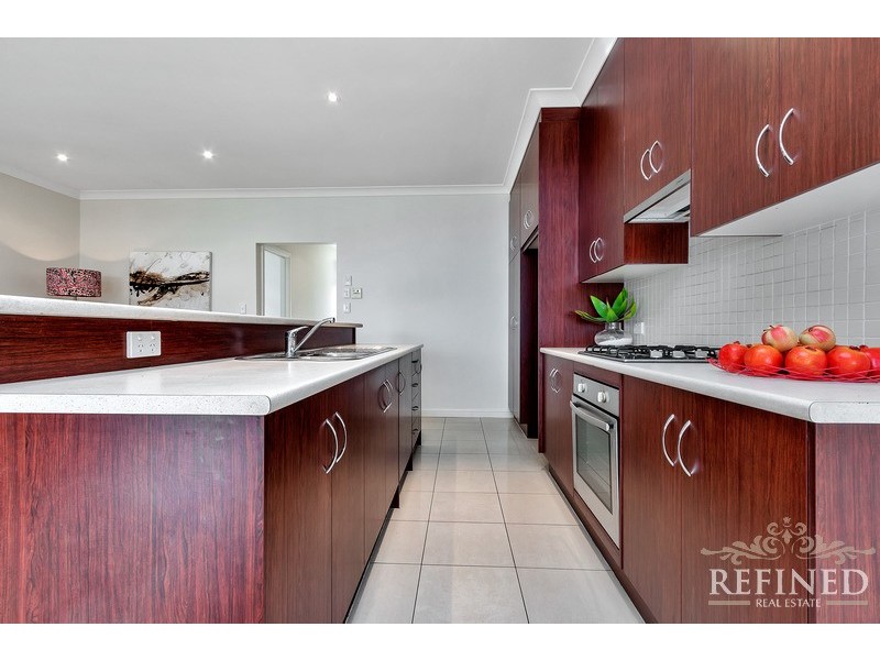 13 Hillsea Avenue, Clearview SA 5085