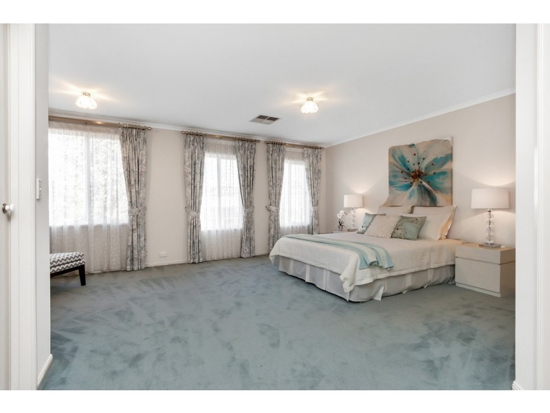 24 Stanford Avenue, Novar Gardens SA 5040