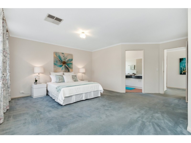 24 Stanford Avenue, Novar Gardens SA 5040