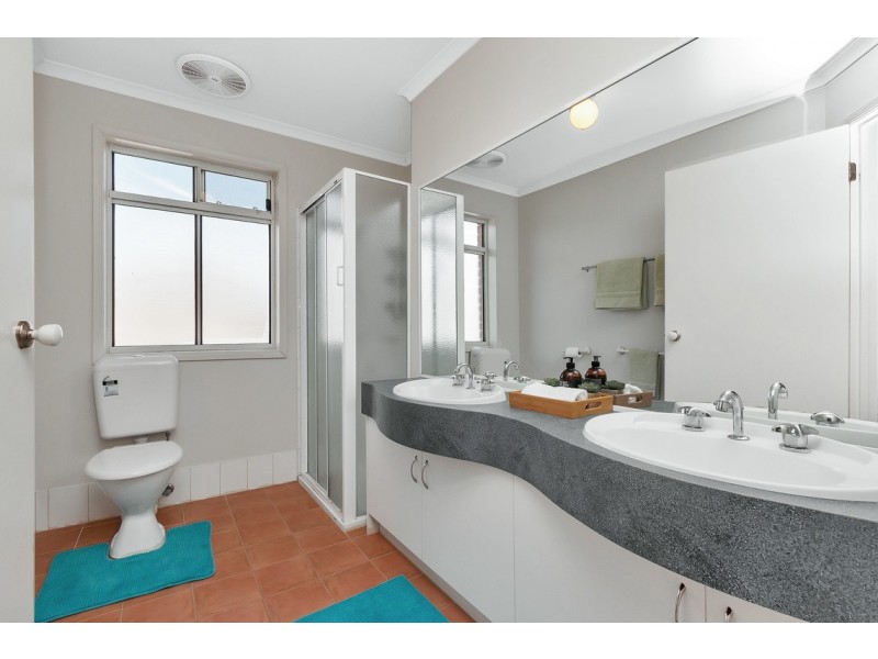 24 Stanford Avenue, Novar Gardens SA 5040