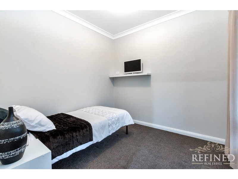 12 McDonald Grove, West Lakes SA 5021