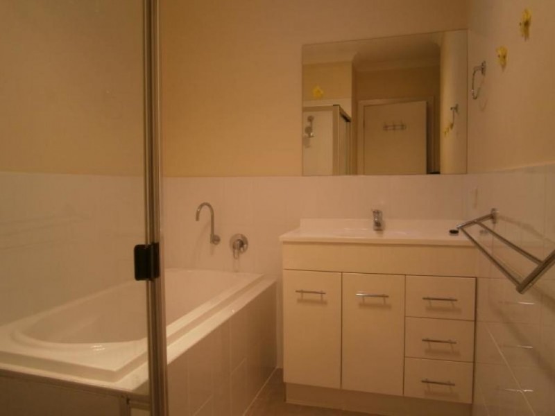 22 The Strand, Mawson Lakes SA 5095