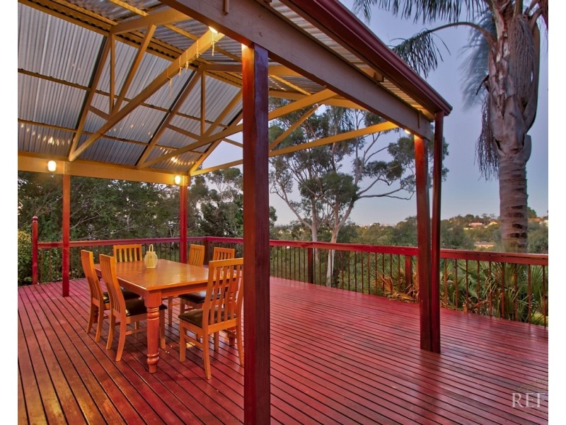 15 Ridgehaven Drive, Bellevue Heights SA 5050