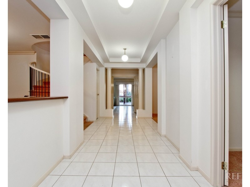 15 Ridgehaven Drive, Bellevue Heights SA 5050