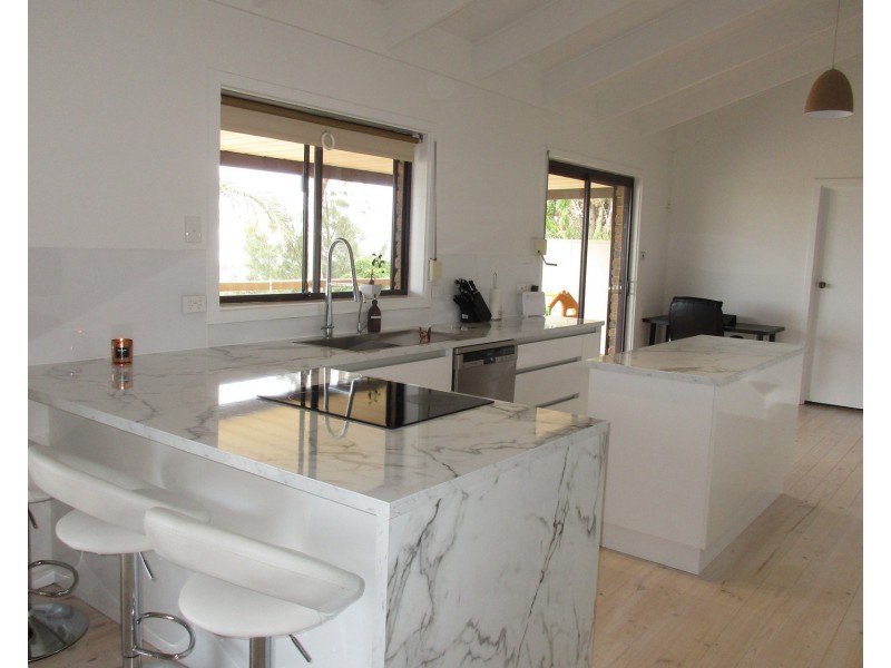 13 Mayflower Crescent, Hallett Cove SA 5158