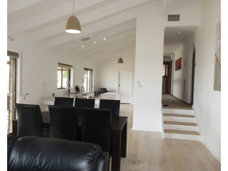 13 Mayflower Crescent, Hallett Cove SA 5158