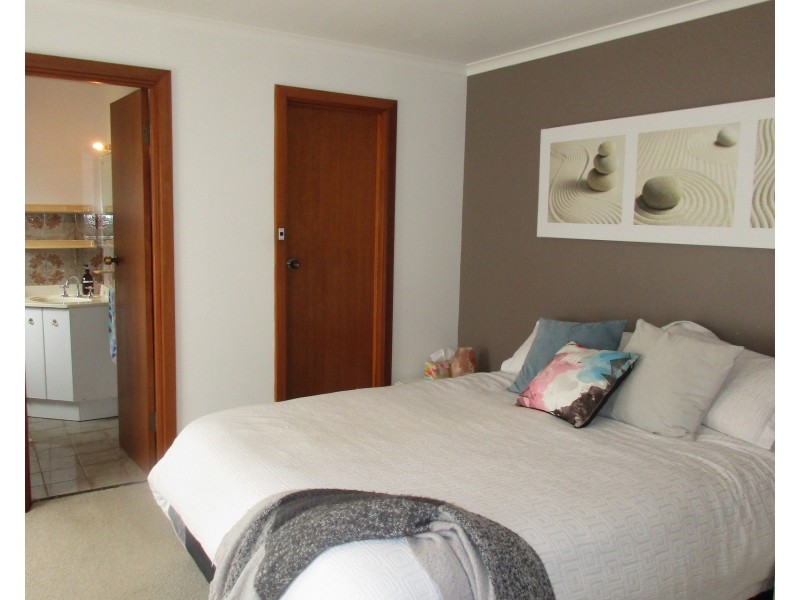 13 Mayflower Crescent, Hallett Cove SA 5158