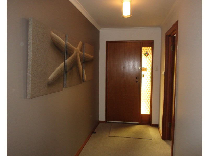 13 Mayflower Crescent, Hallett Cove SA 5158