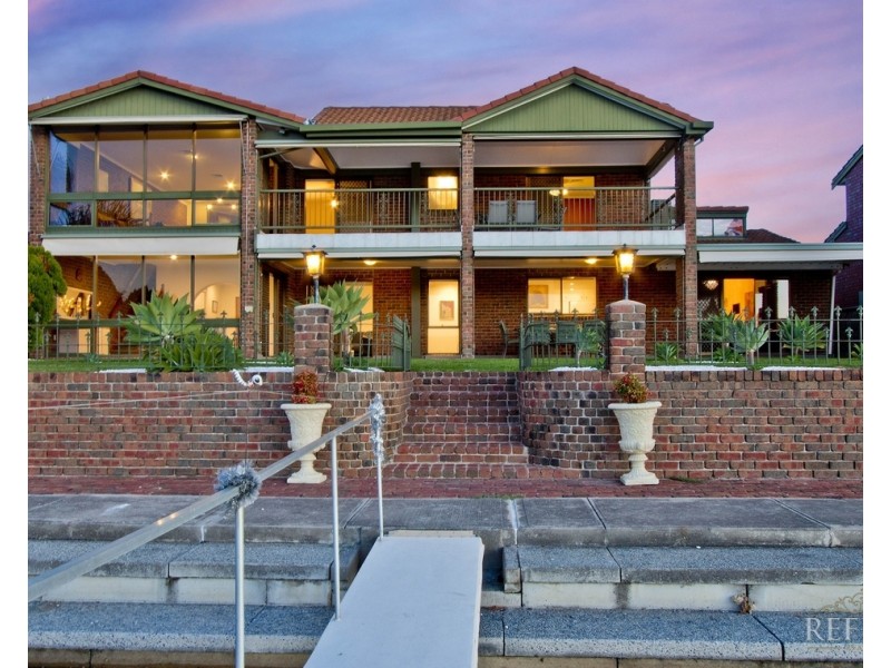 13 Lakeview Avenue, West Lakes SA 5021