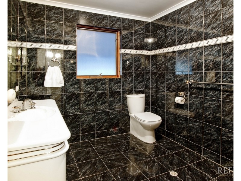 13 Lakeview Avenue, West Lakes SA 5021