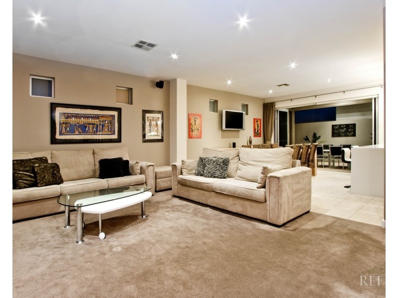 12 Piccadilly Crescent, Campbelltown SA 5074