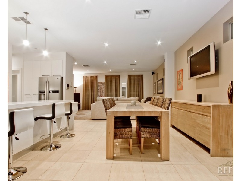12 Piccadilly Crescent, Campbelltown SA 5074