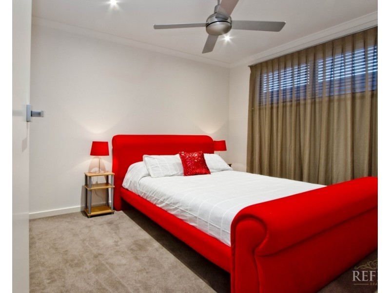 12 Piccadilly Crescent, Campbelltown SA 5074