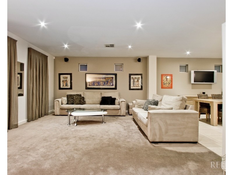 12 Piccadilly Crescent, Campbelltown SA 5074