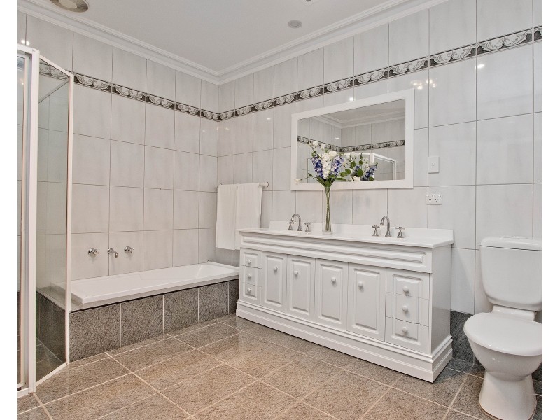 16 Lymn Avenue, Athelstone SA 5076