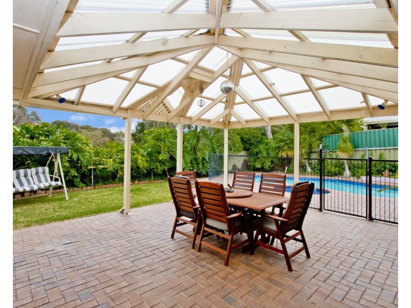 1 Quinway Court, Hallett Cove SA 5158