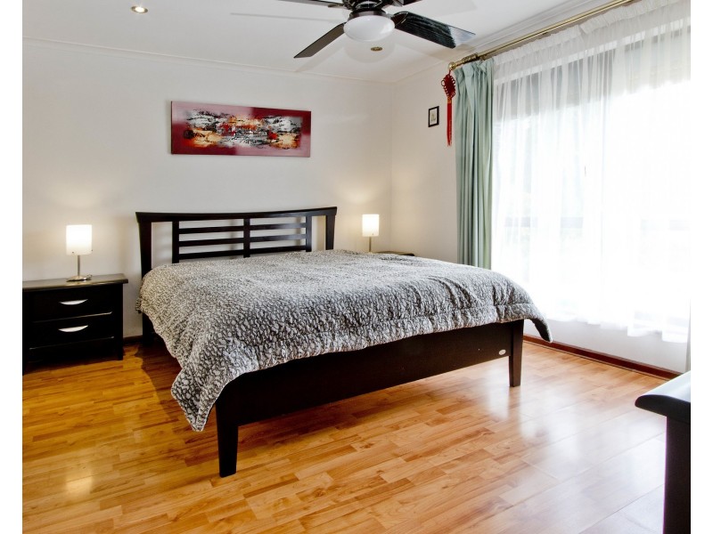 1 Quinway Court, Hallett Cove SA 5158