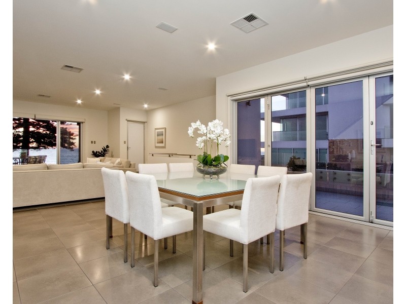 97a Esplanade, Hove SA 5048