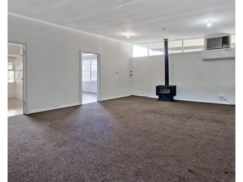 20 Dennis Crescent, Para Hills SA 5096