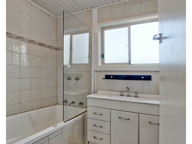 20 Dennis Crescent, Para Hills SA 5096