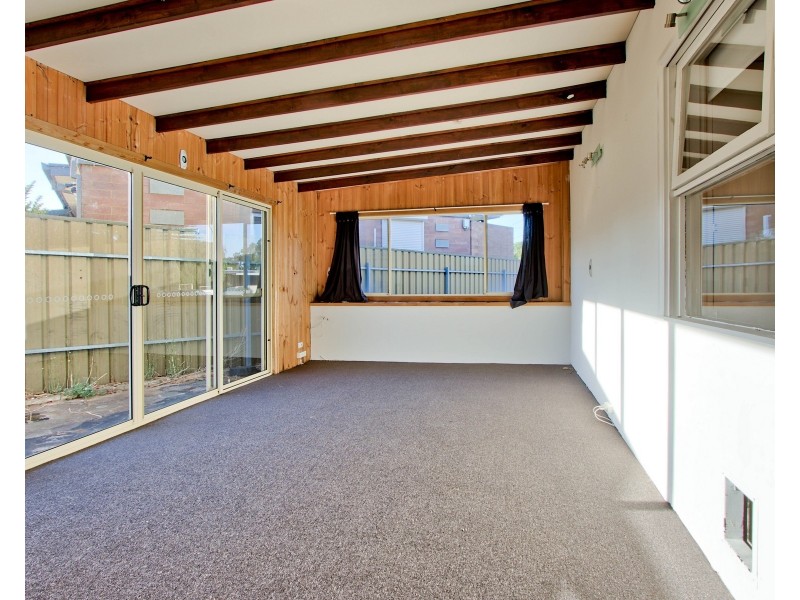 20 Dennis Crescent, Para Hills SA 5096