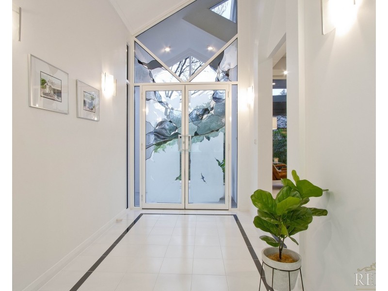 9 Vansittart Place, Beaumont SA 5066