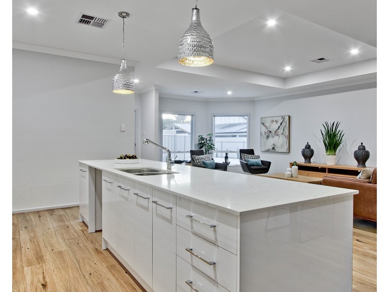 11A Caroona Avenue, Hove SA 5048