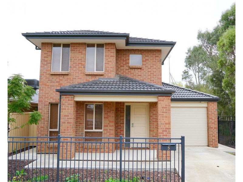 5 Glenmore Place, Smithfield Plains SA 5114
