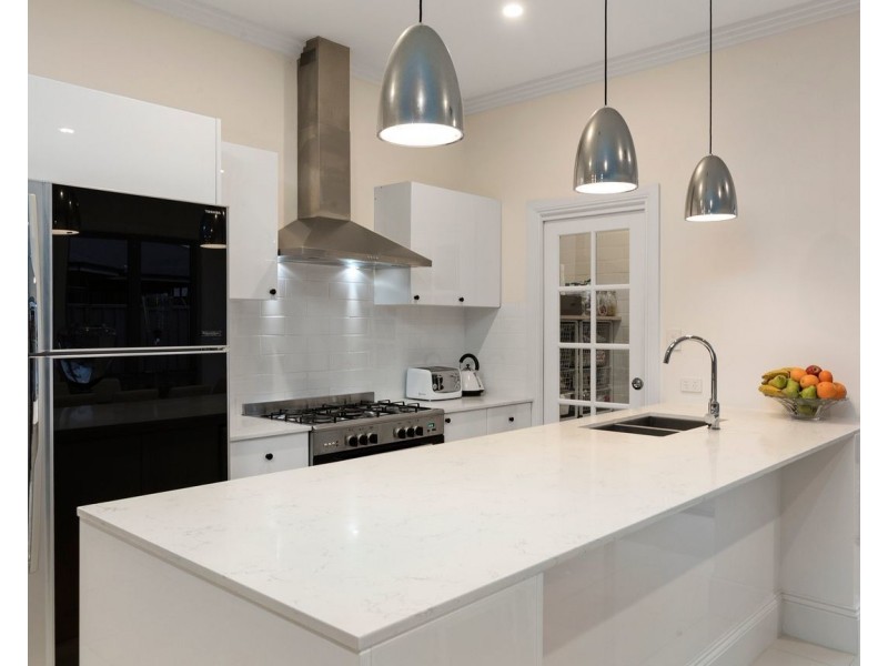 11 Caroona Avenue, Hove SA 5048