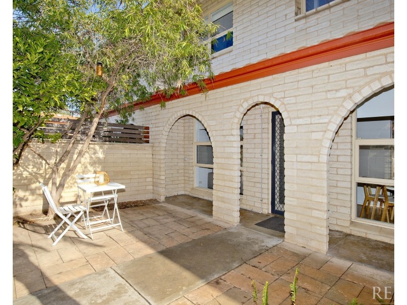 2/5 Mooloola Way, West Lakes Shore SA 5020