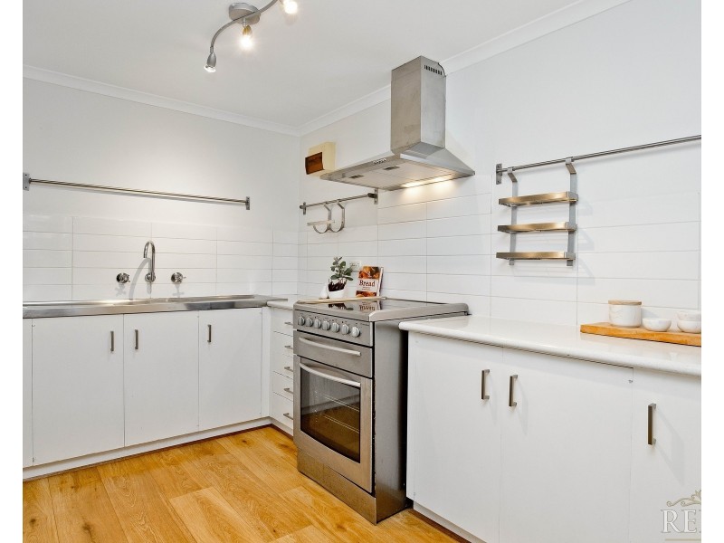 2/5 Mooloola Way, West Lakes Shore SA 5020