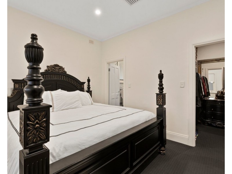 11 Caroona Avenue, Hove SA 5048